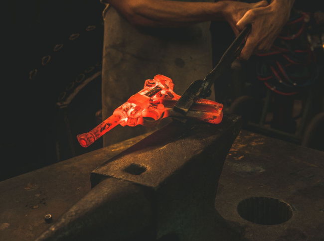 FIX PENGÉJŰ KÉS P08 DAMASZKUSZI - BARNA