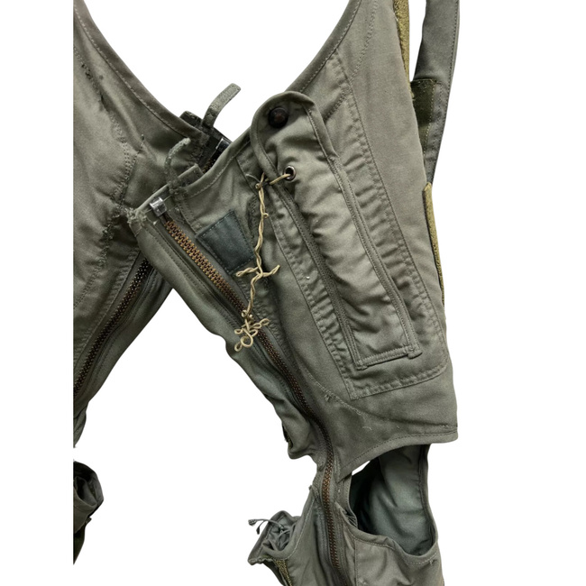 CSU-13B/P ANTI-G SUIT - CUT-OUT MODEL - US AIR FORCE MILITARY SURPLUS - GREEN OD - IN GOOD CONDITION/DECO