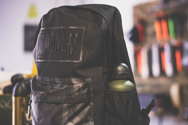 MAGNUM CORPS HÁTIZSÁK - FEKETE/EZÜST ÁLCÁZÁS