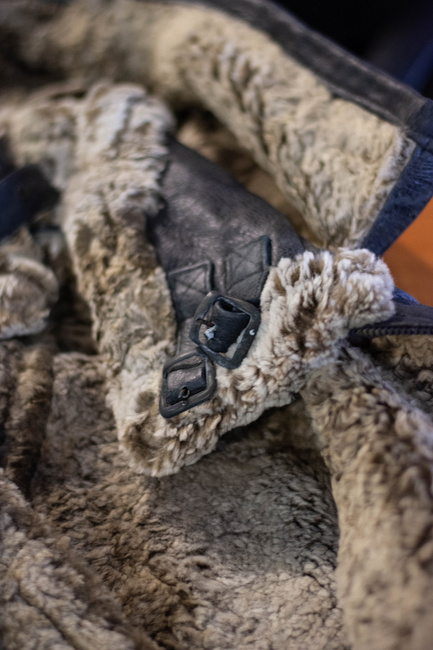 BŐR SZŐRME DZSEKI - ROMÁN HADSEREG KATONAI TÖBBLET - HASZNÁLT