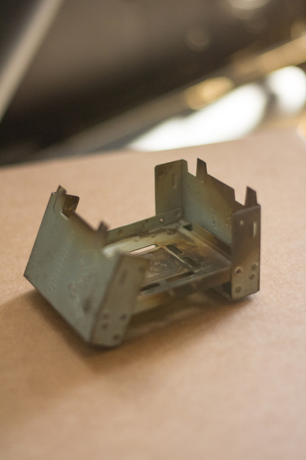 "ESBIT" ÖSSZECSUKHATÓ KEMENCE PELLET NÉLKÜL - KATONAI FELESLEG A NÉMET HADSEREGTŐL - HASZNÁLTAN