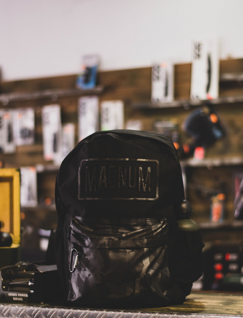 MAGNUM CORPS HÁTIZSÁK - FEKETE/EZÜST ÁLCÁZÁS