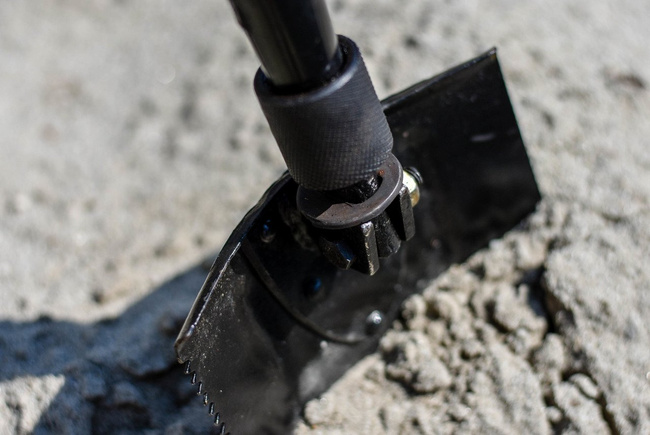 Foldable Military Shovel, Romanian Army Surplus - like new, with leather case