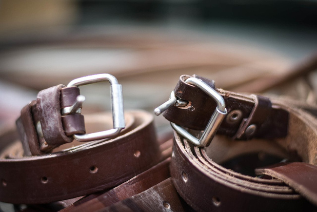 KATONAI BŐR ÖV - CSATTAL - ROMÁN HADSEREG FELESLEG - HASZNÁLT