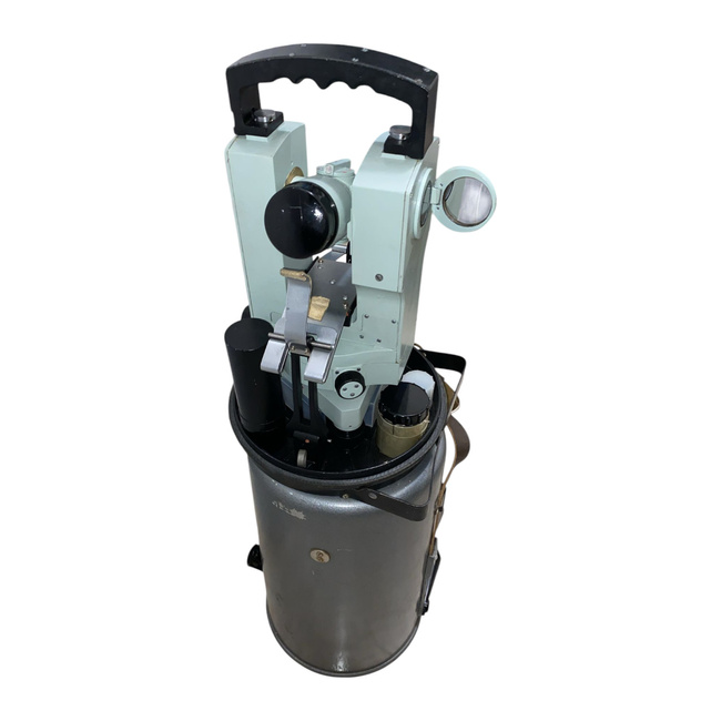 RÉGI OROSZLÁN THEODOLIT - 2T5K - RÉGI SZOVJETORSZÁGI IDŐSZAKI SZINT - KOLLEKTÍV