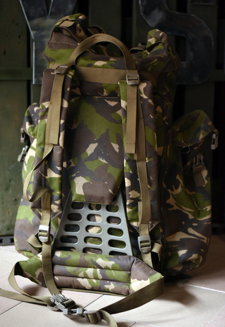 BIG MILITARY COMBAT BACKPACK WITH POCKET, DETACHABLE OUTER POUCH - MOTEXCO - 90L - MILITARY SURPLUS ROMANIAN ARMY - CAMOUFLAGE MOSAIC FOREST DPM - IN GOOD CONDITION