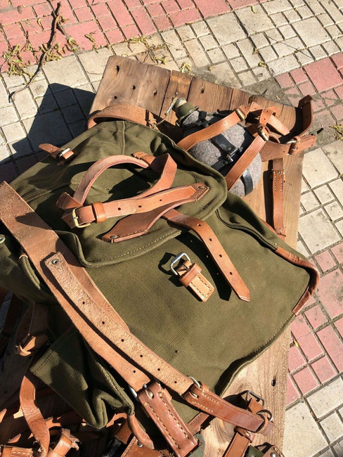 Katonai Olive román retro hátizsák - RSR román hadsereg - Zöld OD - Jó állapotban