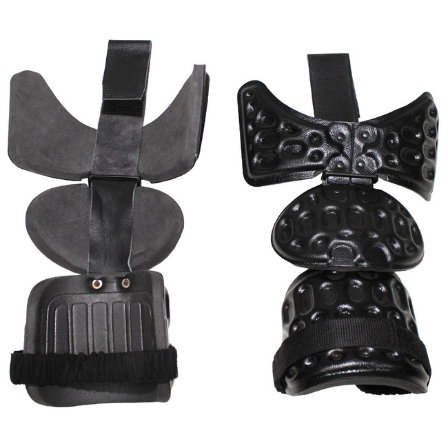 GB shoulder-arm protector, made of hard plastic, used