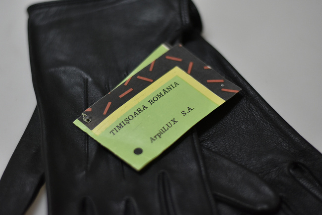 LADIES LEATHER GLOVES, WITHOUT PADDING - BLACK - MILITARY SURPLUS ROMANIAN ARMY - LIKE NEW