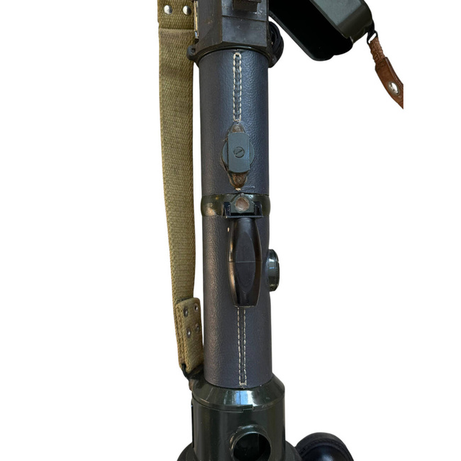 SZTEREOSZKÓPOS TÁVOLSÁGMÉRŐ FÉM SZÁLLÍTÓDOBOZZAL, MÉRŐRÚDDAL ÉS ÁLLVÁNNYAL-        - WWII - VALÓDI RÓMAI KATONAI FELESLEG - DECO/JÓ ÁLLAPOTBAN