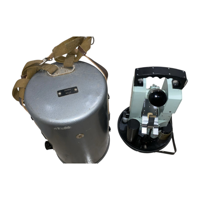 RÉGI OROSZLÁN THEODOLIT - 2T5K - RÉGI SZOVJETORSZÁGI IDŐSZAKI SZINT - KOLLEKTÍV