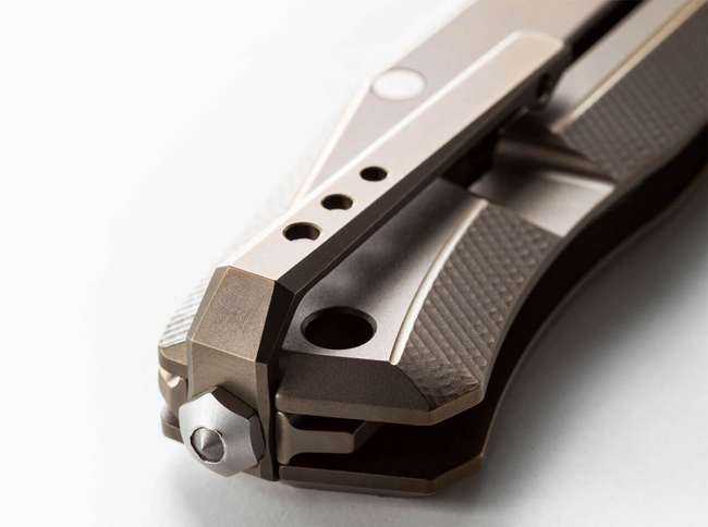 "MYTO TITANIUM BRONZE" Zsebkés - LIONSTELL