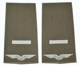 EMBLÉMA - GENUINE GERMAN AIR FORCE O.D./SILVER SHOULDER LOOPS ´UNTEROFFIZIER-ANWÄRTER´