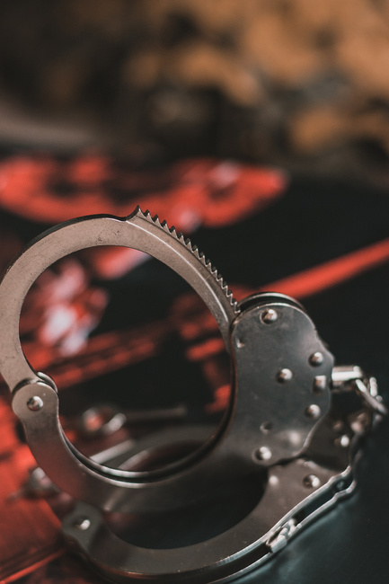 Dupla záras acél kézbilincs lánccal - Ezüst