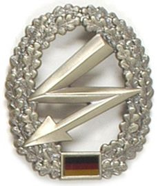 JELVÉNY GENUINE GERMAN ARMY METAL BERET BADGE ´FERNMELDER´