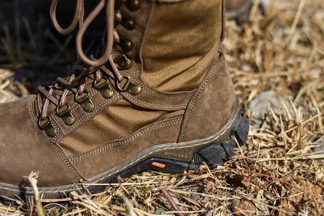 Csizmák Bison Coyote