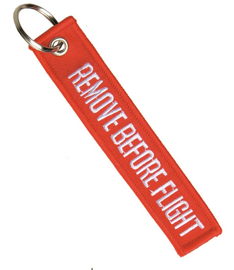 KULCSGYŰRŰ - REMOVE BEFORE FLIGHT