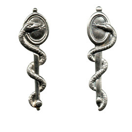 2 DB KATONAI RANGJELZÉS - ORVOS/EGÉSZSÉGÜGY - KATONAI FELESLEG ROMÁN HADSEREG - EZÜST - JÓ ÁLLAPOTBAN