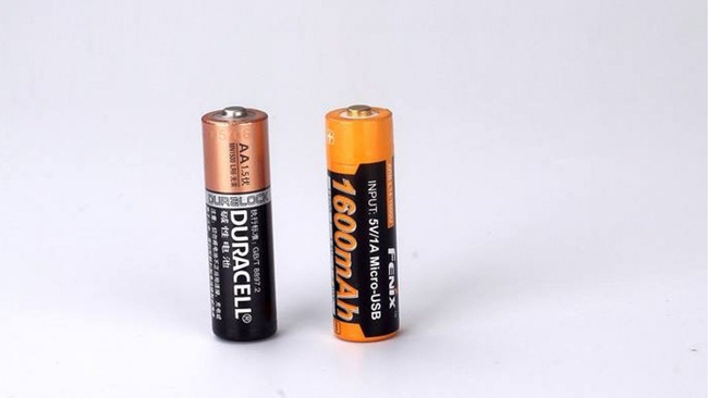 Fenix ​​14500 - 1600mAh - Micro USB akkumulátor - ARB neki 14-1600U