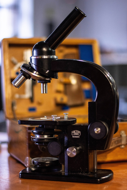 Mikroszkóp Carl Zeiss Jena (+ doboz) - használt