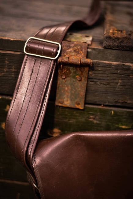 Műbőr táska, román hadsereg felesleg, jó állapotban