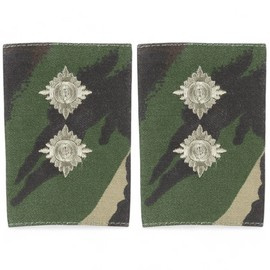 PAIR OF EPAULETS - LIEUTENANT - MILITARY SURPLUS BRITISH ARMY - DPM CAMO - AS NEW