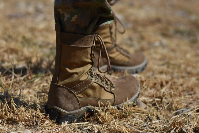 Csizmák Bison Coyote