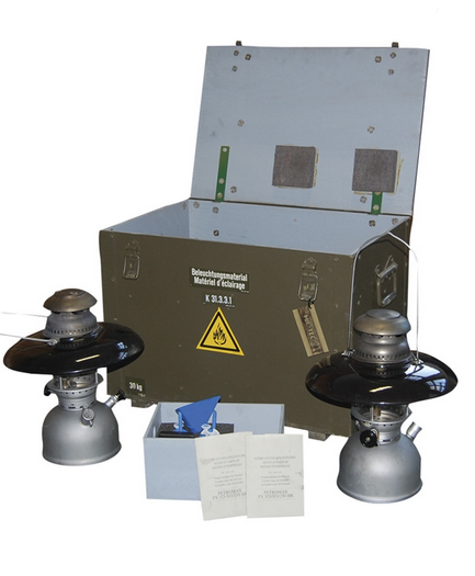 Svájci Petromax Lampa  2 darab dobozal