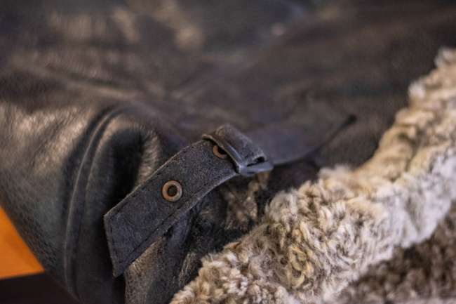 BŐR SZŐRME DZSEKI - ROMÁN HADSEREG KATONAI TÖBBLET - HASZNÁLT