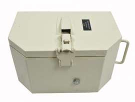 FÉMDOBOZ - 29 x 20 x 18 cm - FEHÉR - KATONAI FELESLEG HOLLAND HADSEREG - HASZNÁLT