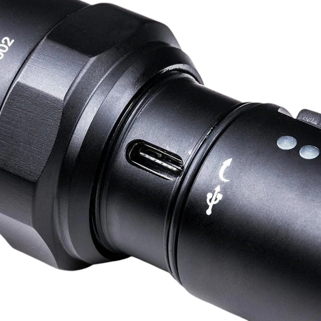 Nextorch P80 nagy teljesítményű taktikai lámpa - fekete