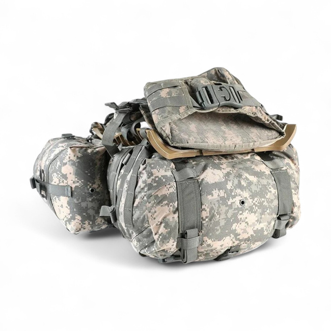 Molle II hátizsák külső fémkerettel - Amerikai hadsereg katonai felesleg - ACU terepszínű - Használt