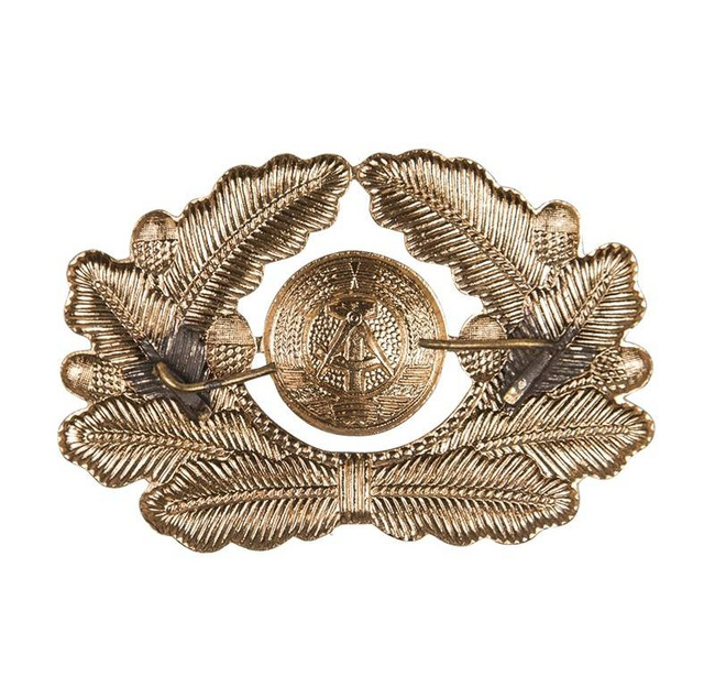 NYERGES JELVÉNYES TISZT KELET-NÉMETORSZÁG